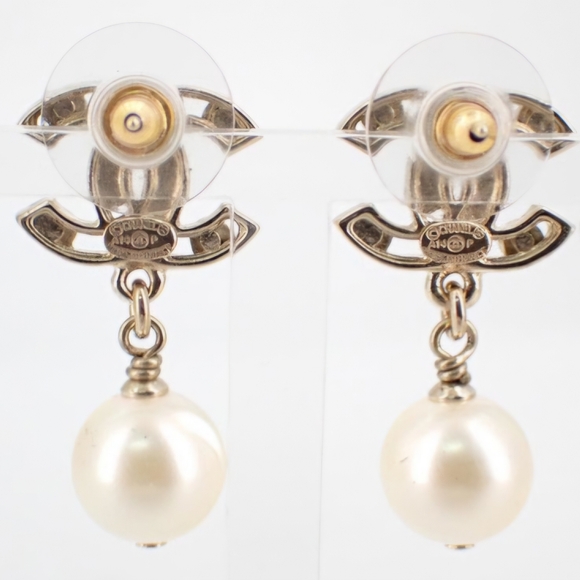Chanel Coco Mark Pearl Earrings A14 P Excellent Condition - Picture 4 of 9